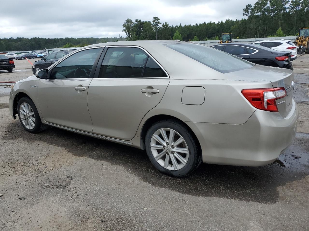 2013 Toyota Camry Hybrid - Фото 2