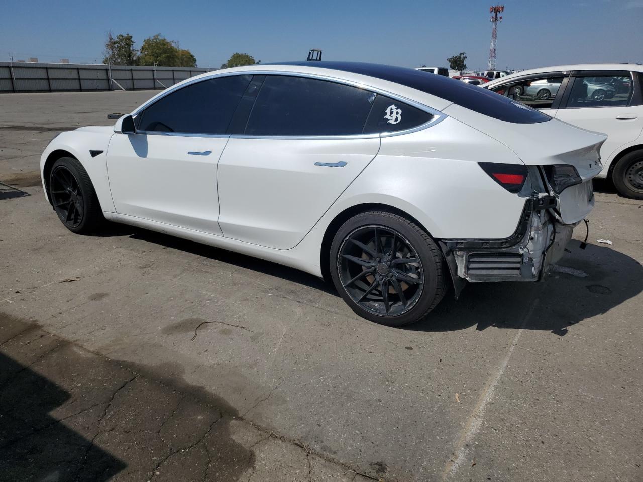 2017 Tesla Model 3 - Фото 2