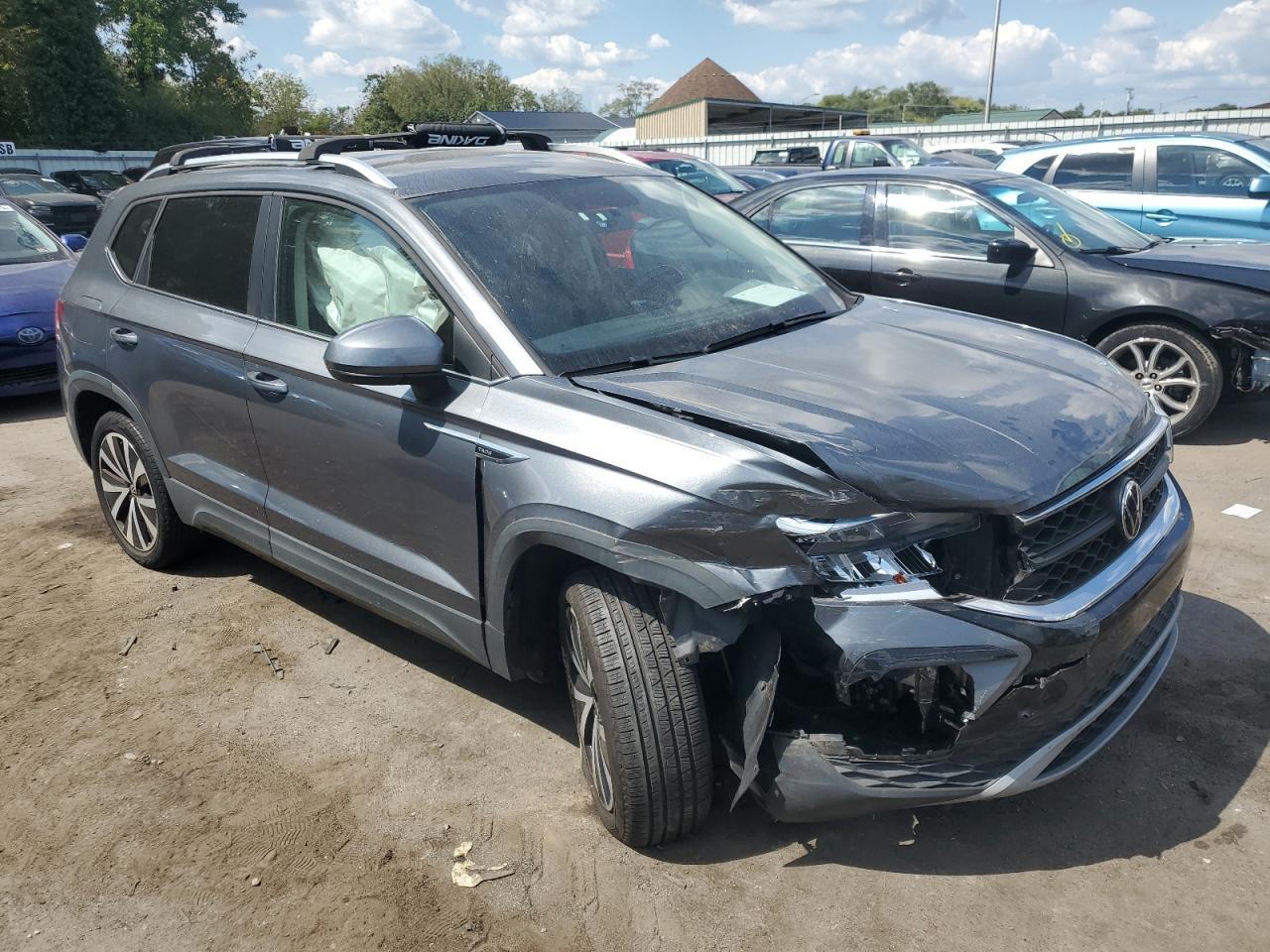 2022 Volkswagen Taos Se - Image 4