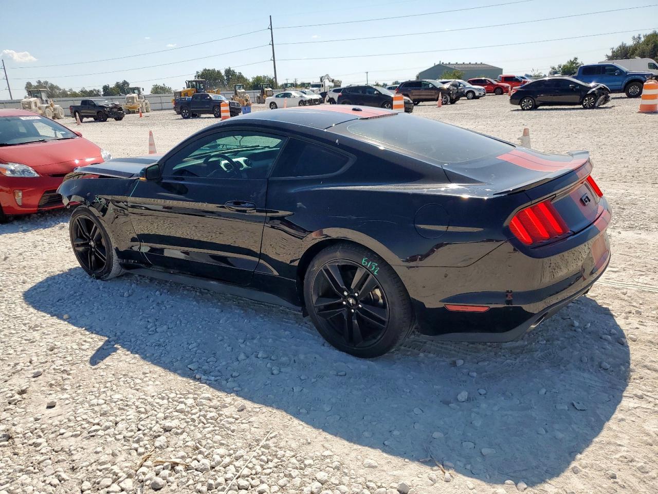 2017 Ford Mustang Gt - Фото 2
