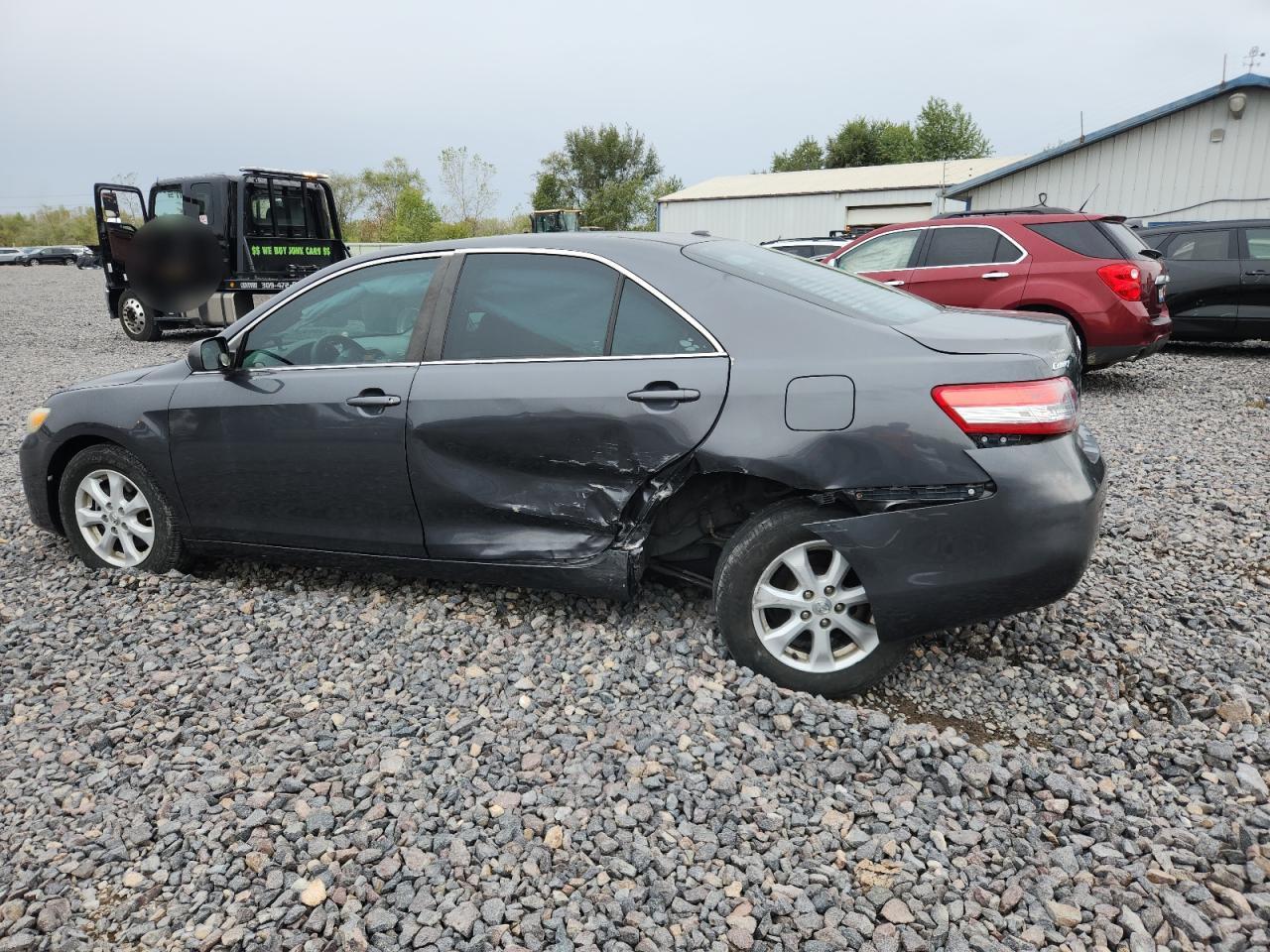 2011 Toyota Camry Base - Фото 2