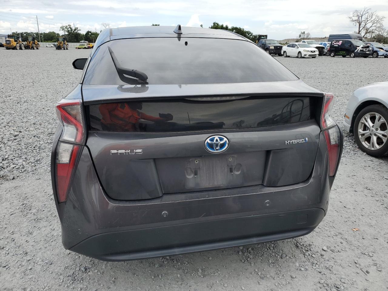 2018 Toyota Prius - Image 6