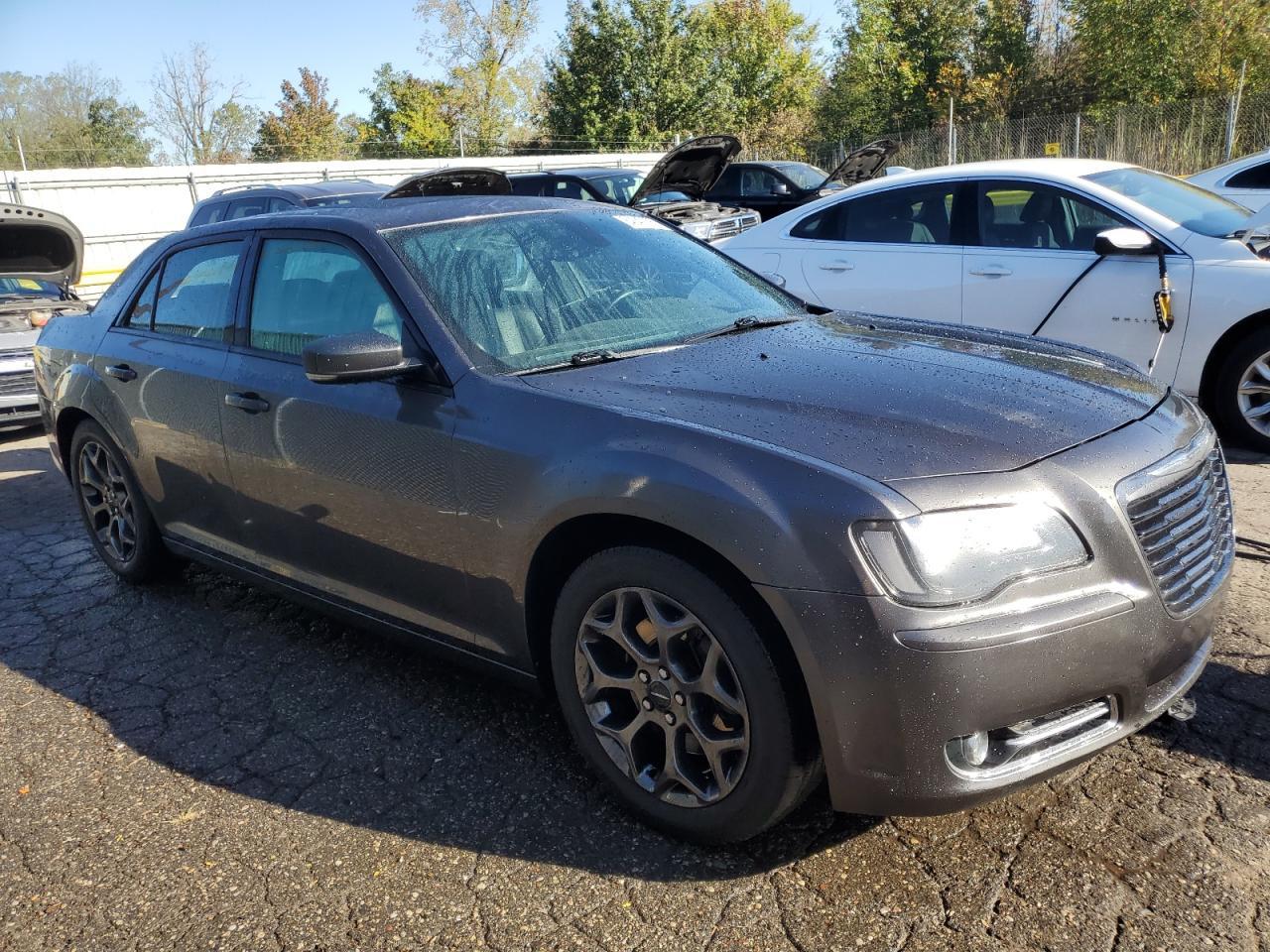 2018 Chrysler 300 S - Image 4