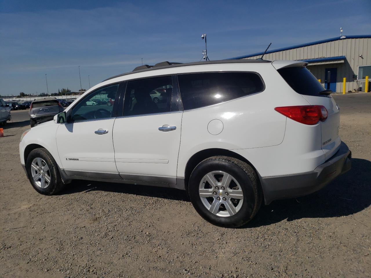 2010 Chevrolet Traverse Lt - Image 2
