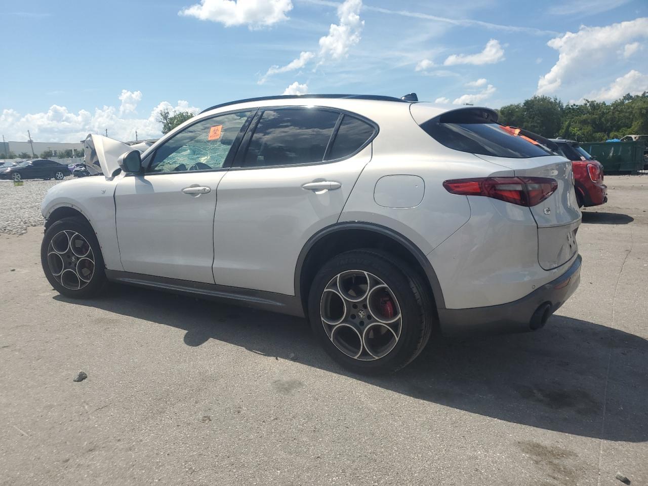 2022 Alfa Romeo Stelvio Ti - Фото 2