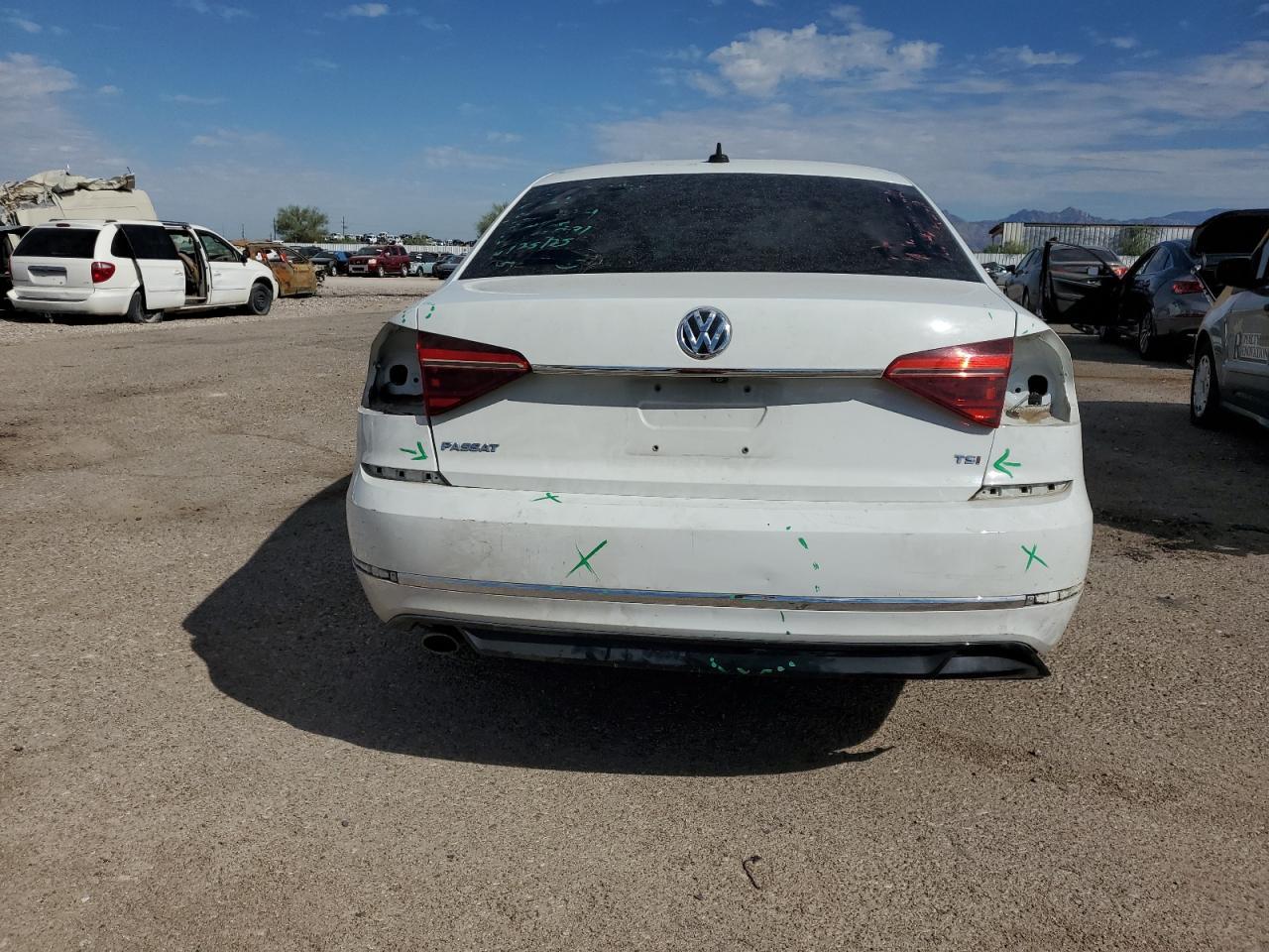 2017 Volkswagen Passat R-Line - Image 6