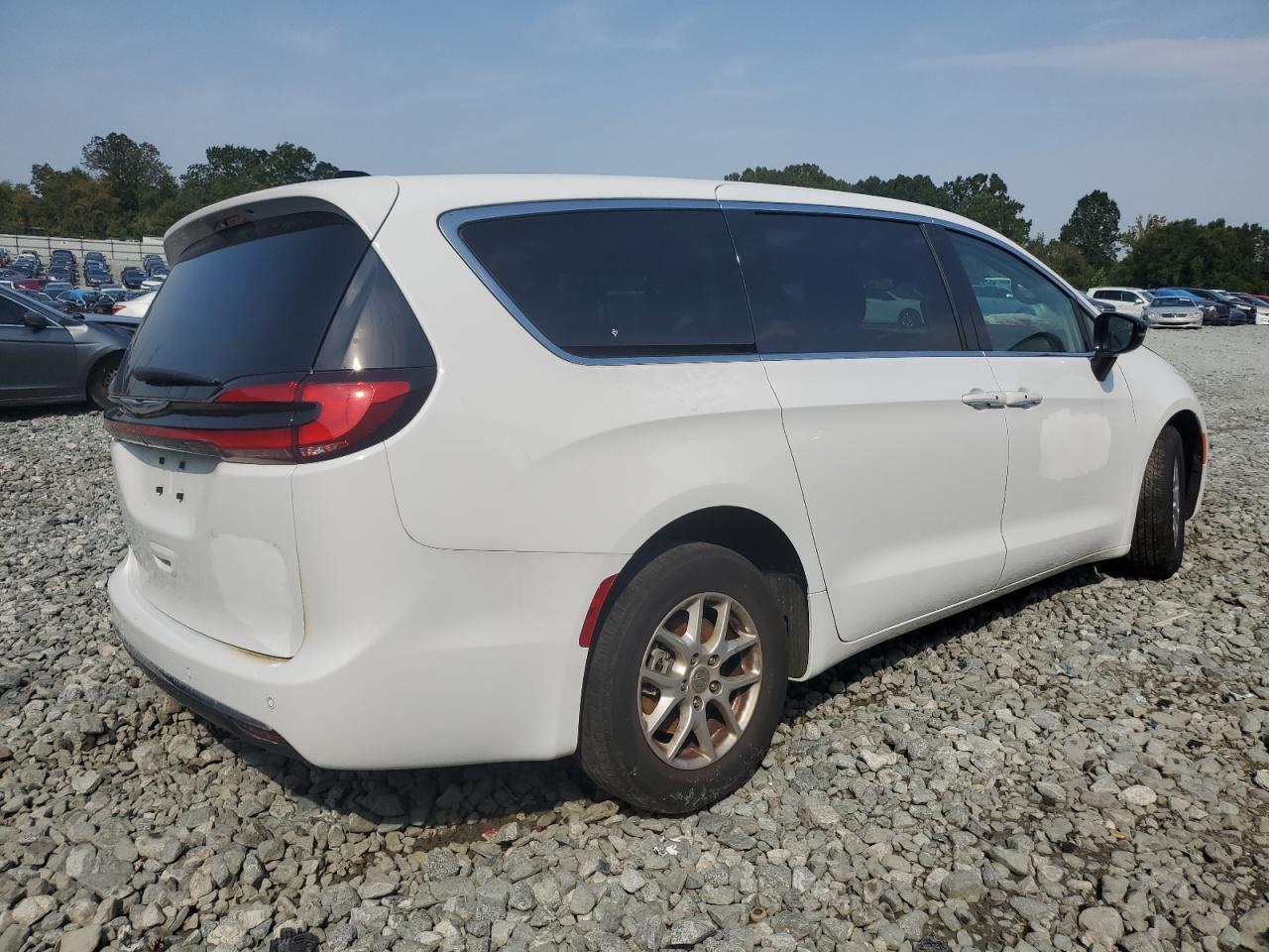 2024 Chrysler Pacifica Touring L - Image 3