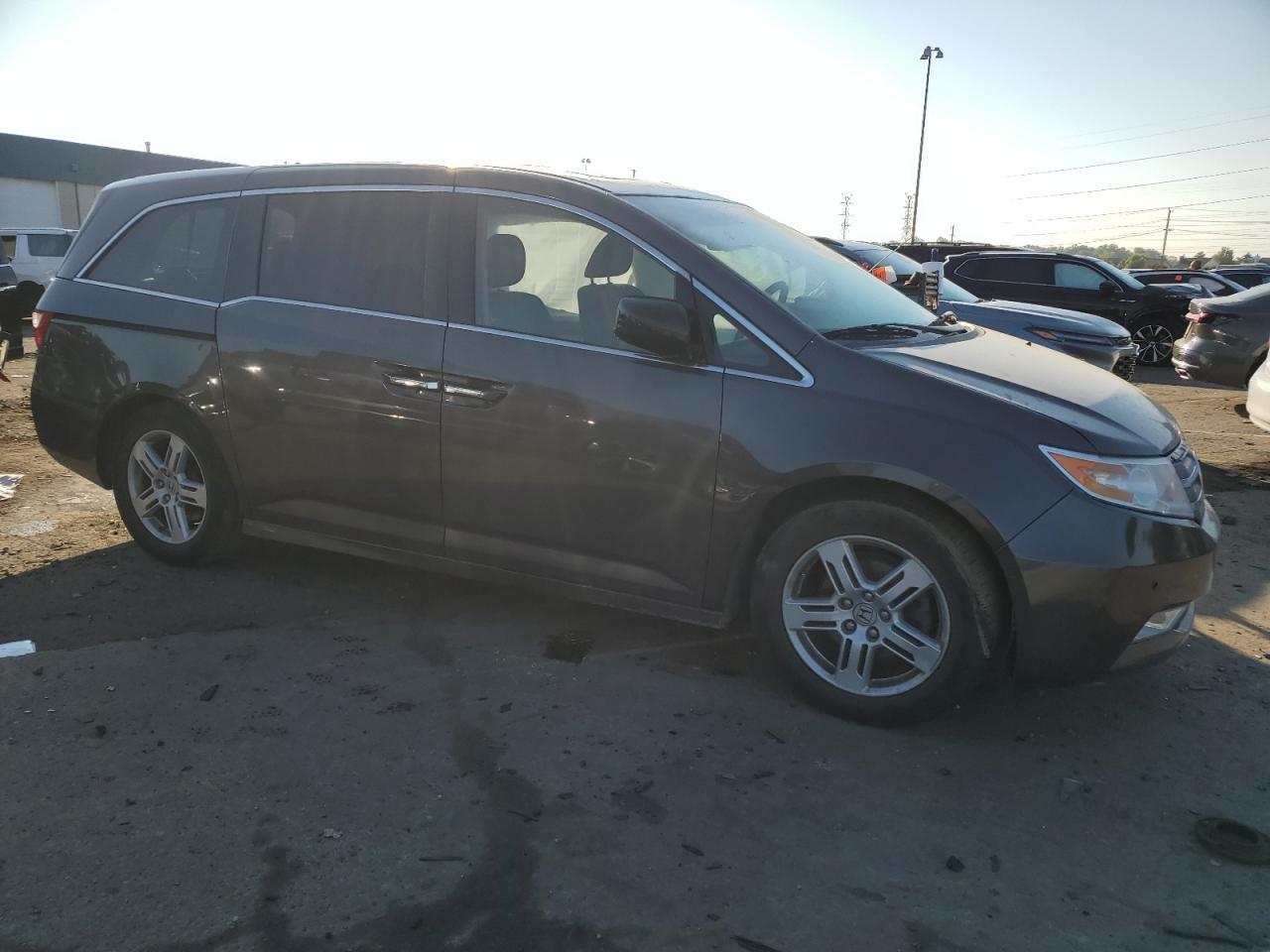2012 Honda Odyssey Touring - Фото 4