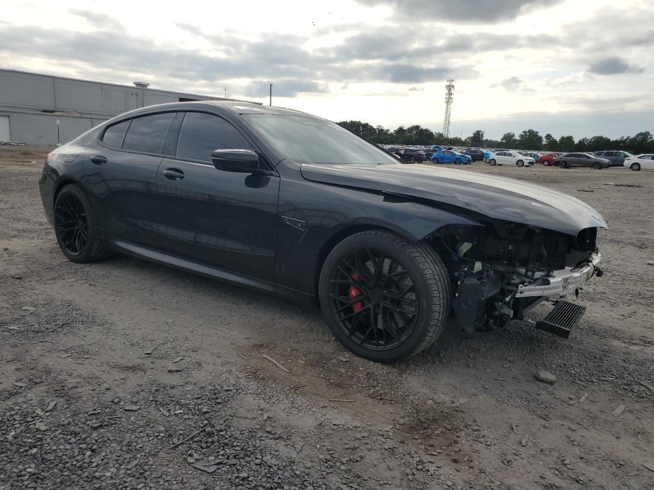 2022 BMW M8 - Фото 4