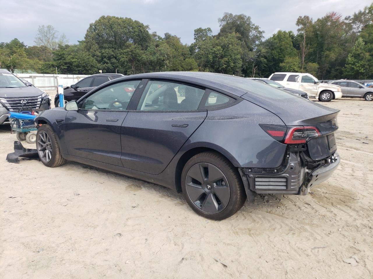 2023 Tesla Model 3 - Фото 2