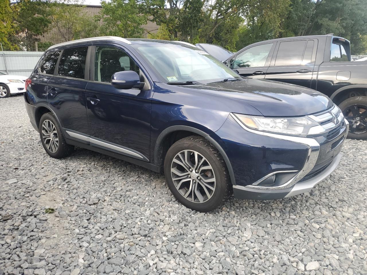 2017 Mitsubishi Outlander Se - Image 4