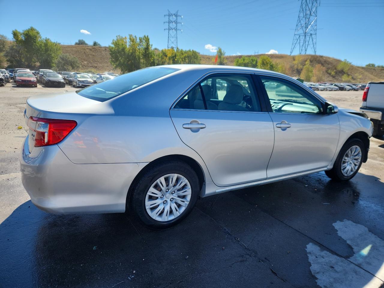 2012 Toyota Camry Le - Фото 3