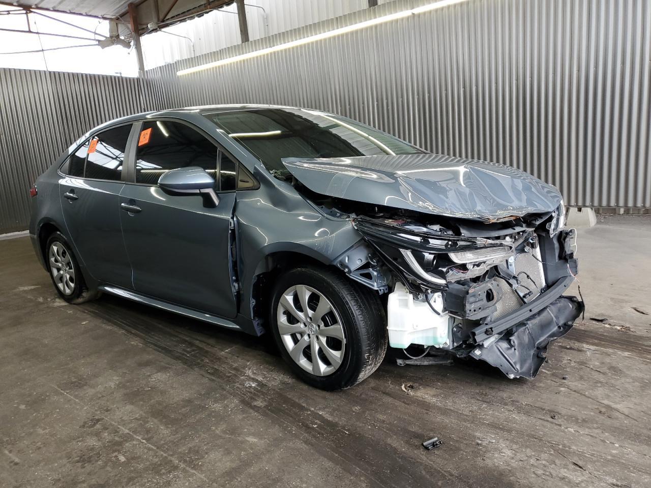 2022 Toyota Corolla Le - Image 4