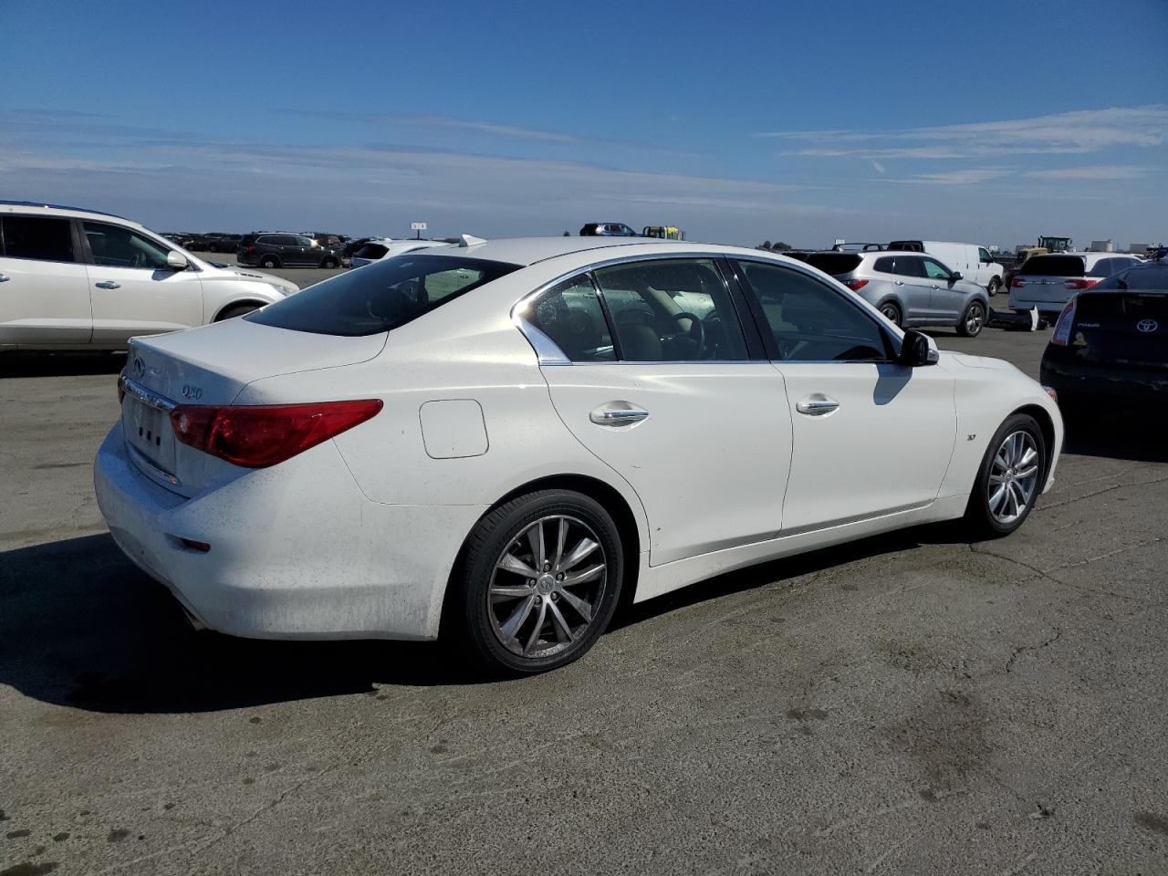 2015 Infiniti Q50 Base - Фото 3