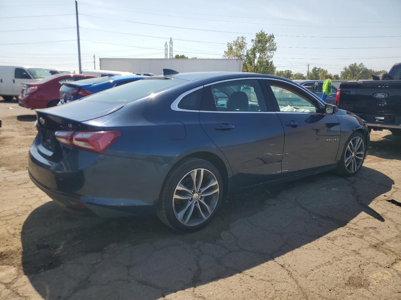 2022 Chevrolet Malibu Lt - Фото 3