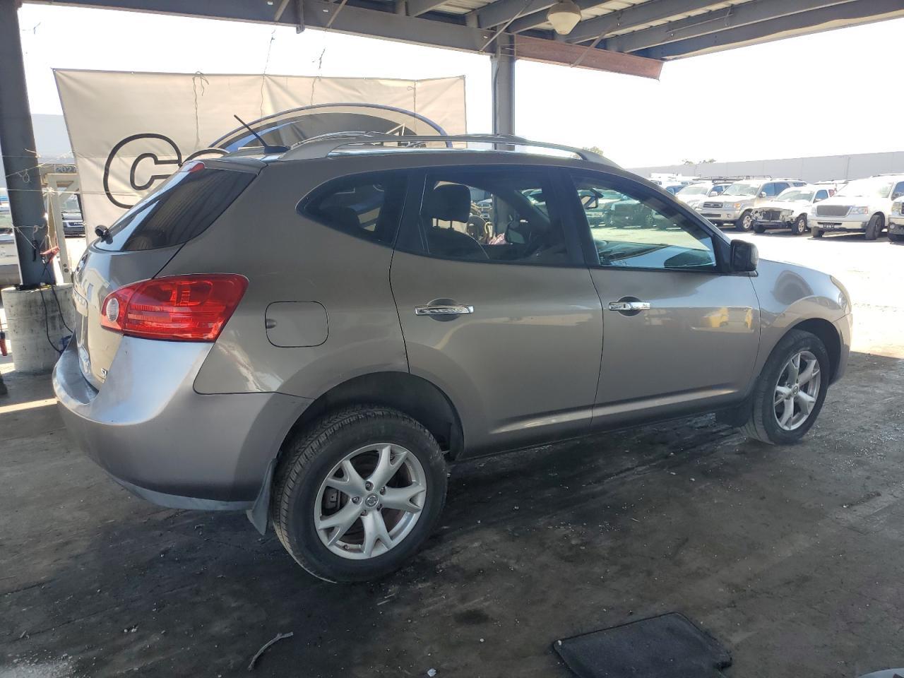 2010 Nissan Rogue S - Image 3