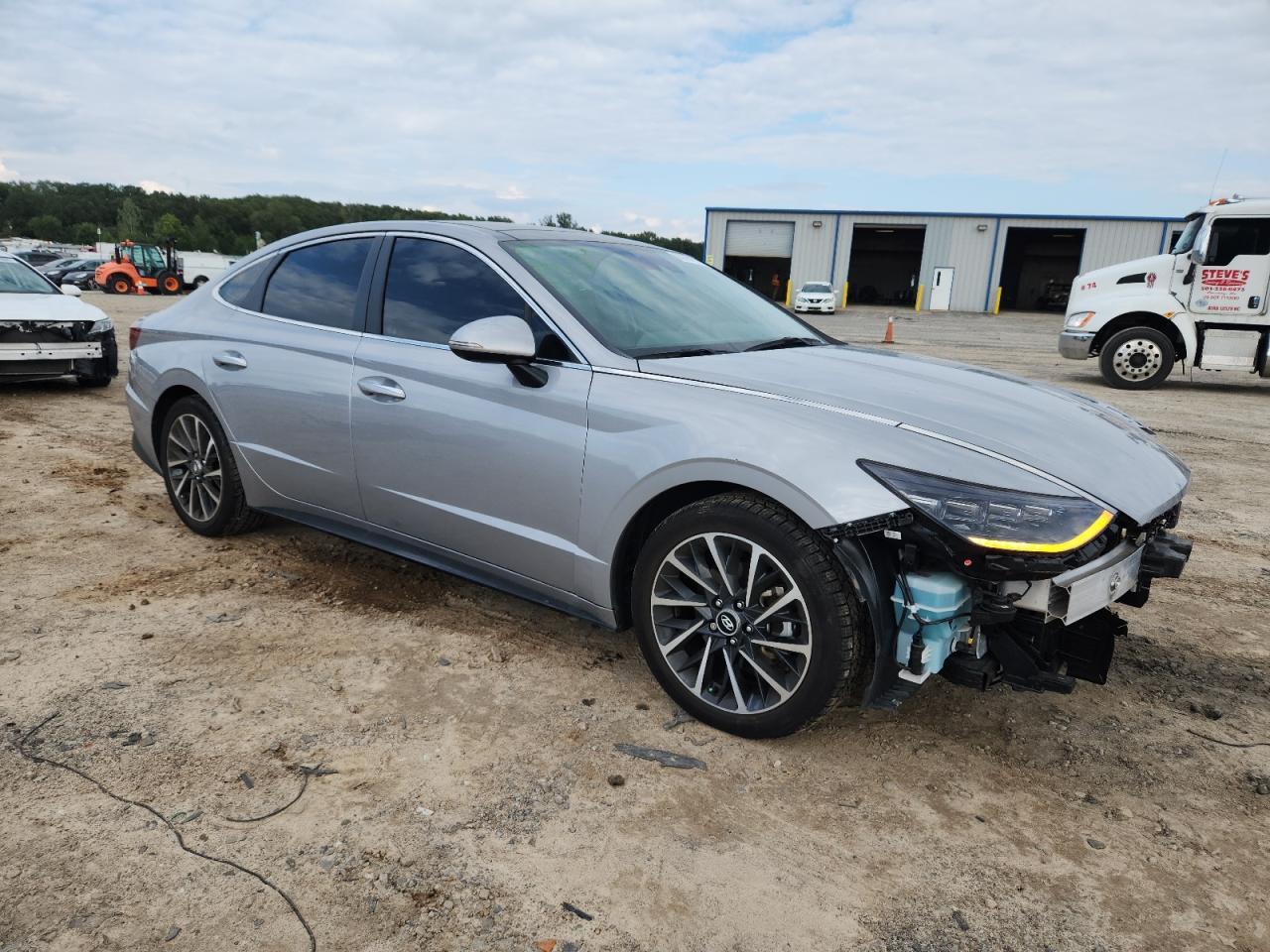 2023 Hyundai Sonata Limited - Image 4
