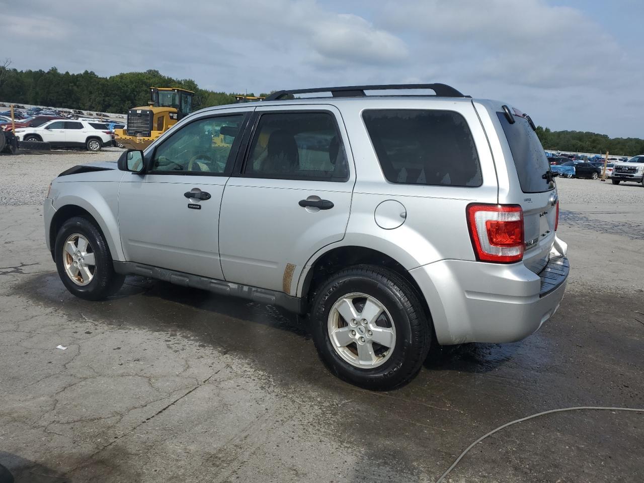 2010 Ford Escape Xlt - Фото 2