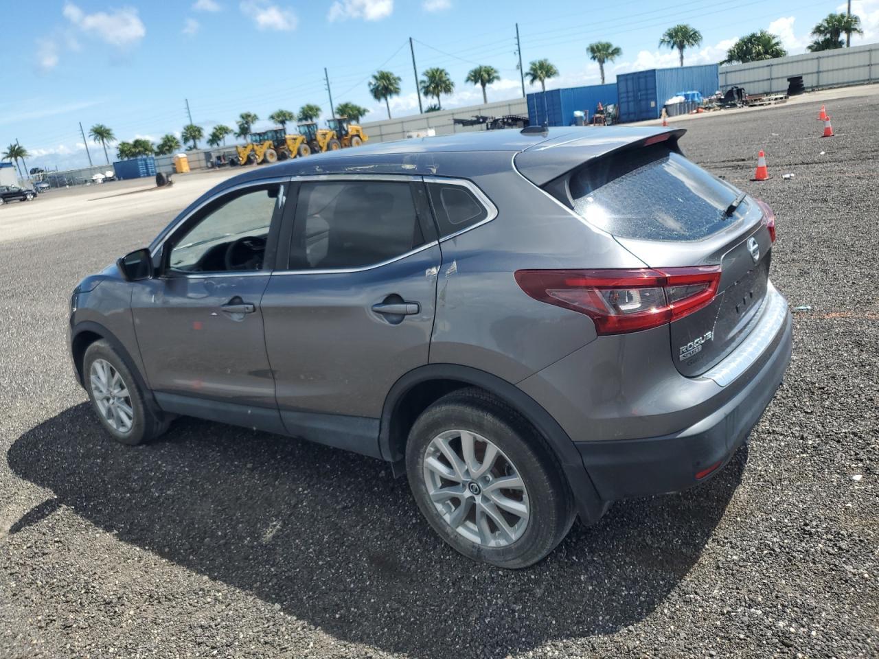 2020 Nissan Rogue Sport S - Image 2