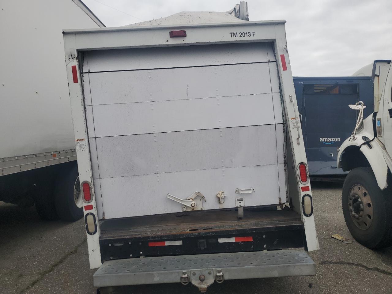 2012 GMC Savana Cutaway G3500 - Image 6