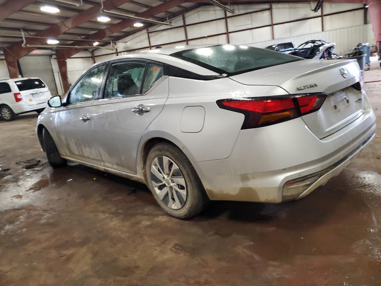 2023 Nissan Altima S - Image 2