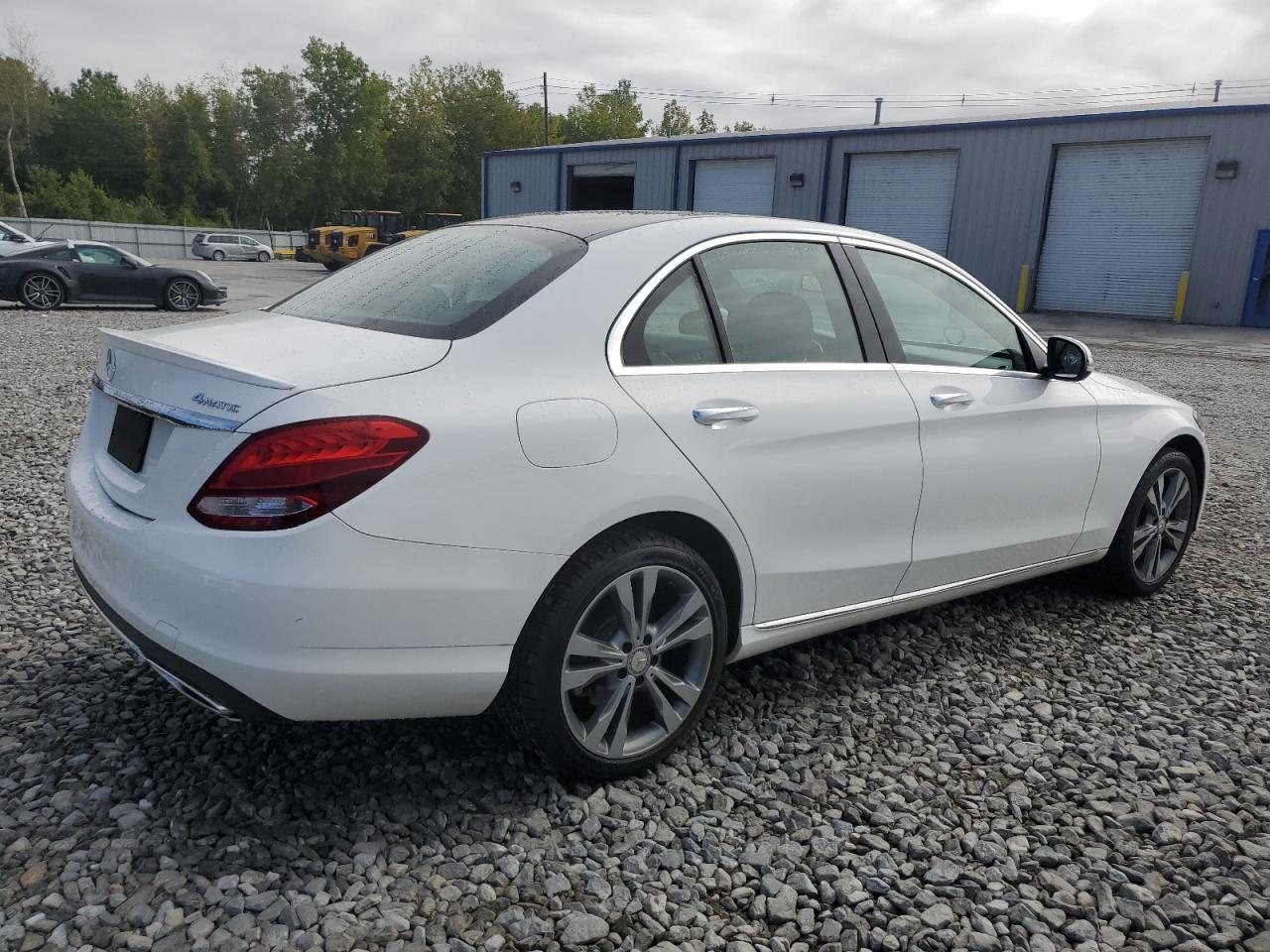 2018 Mercedes-Benz C 300 4Matic - Фото 3