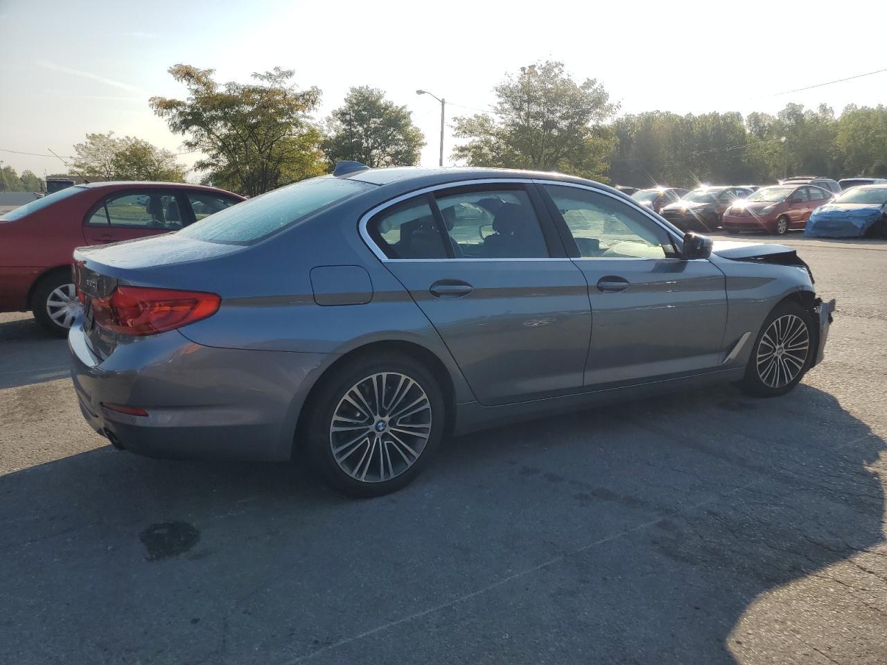 2019 BMW 530 Xi - Фото 3
