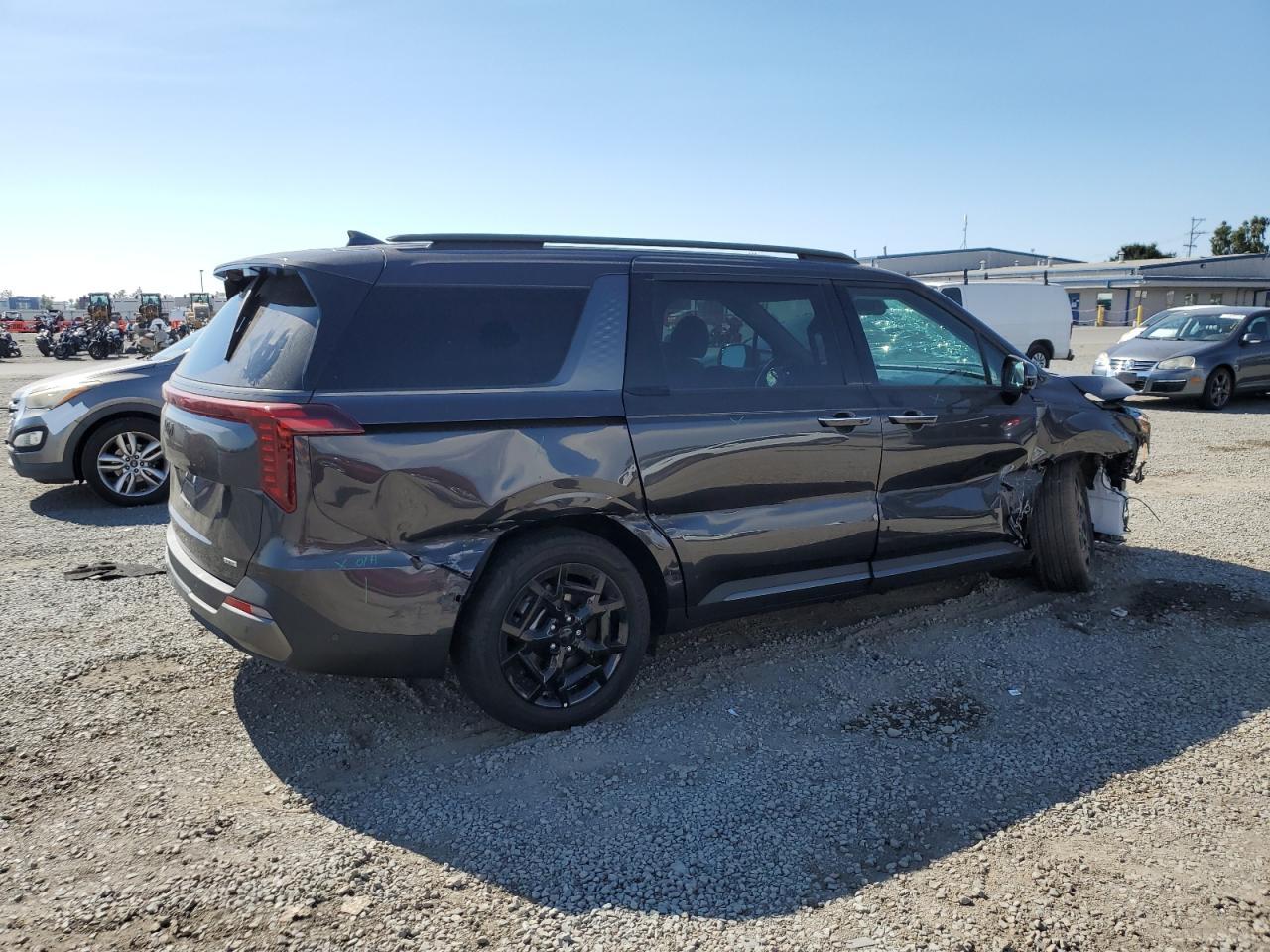 2025 Kia Carnival Sx - Фото 3