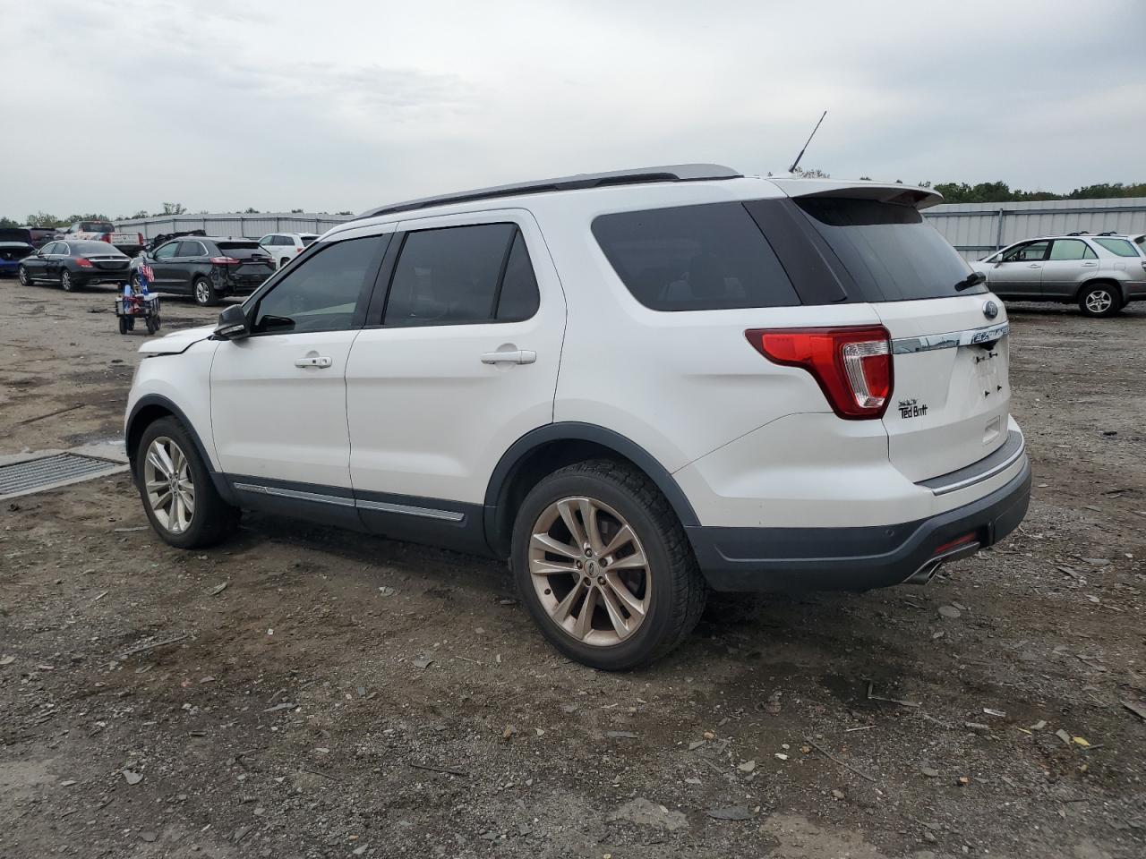 2018 Ford Explorer Xlt - Фото 2