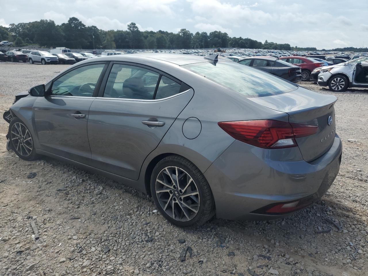 2019 Hyundai Elantra Sel - Фото 2