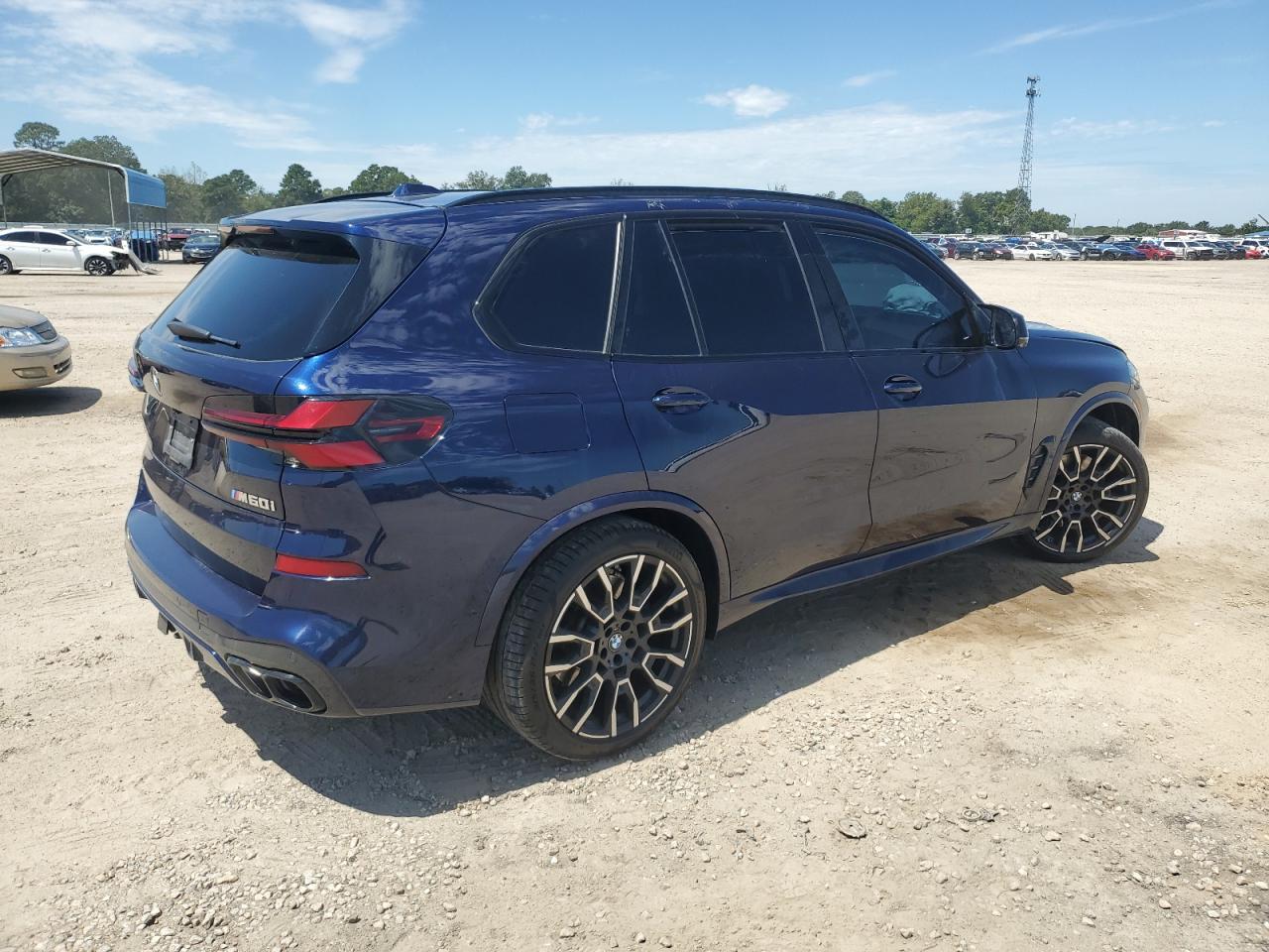 2024 BMW X5 M60I - Фото 3