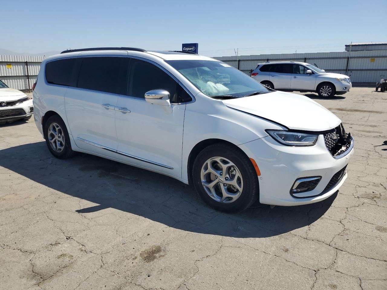 2022 Chrysler Pacifica Limited - Image 4