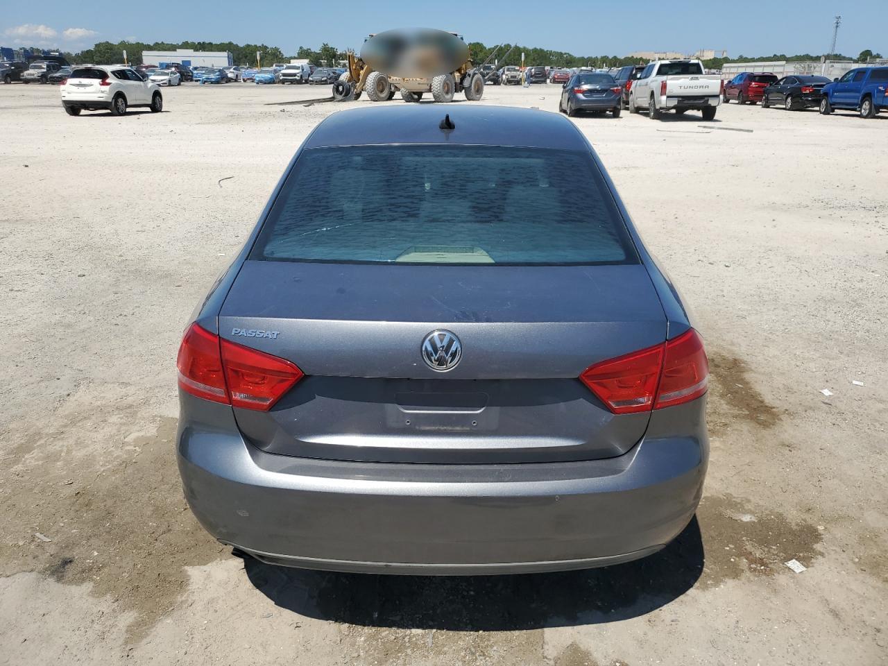 2013 Volkswagen Passat S - Фото 6