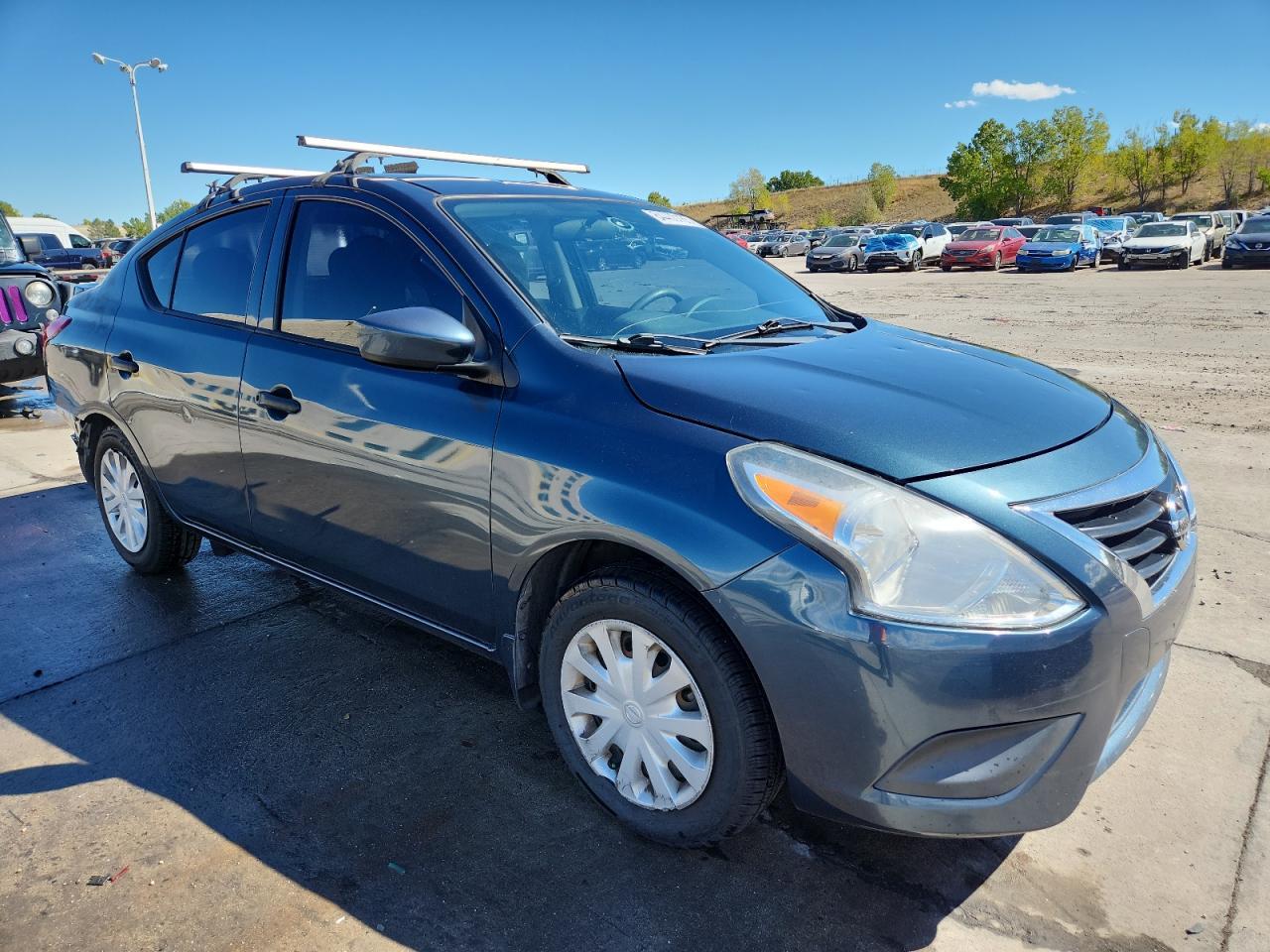 2017 Nissan Versa S - Фото 4