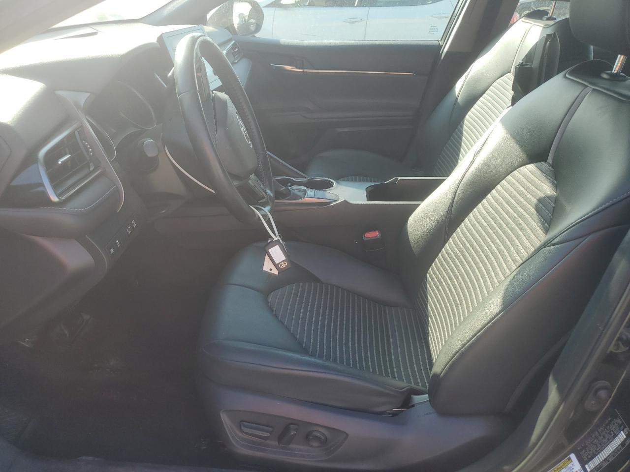 2022 Toyota Camry Se - Фото 7