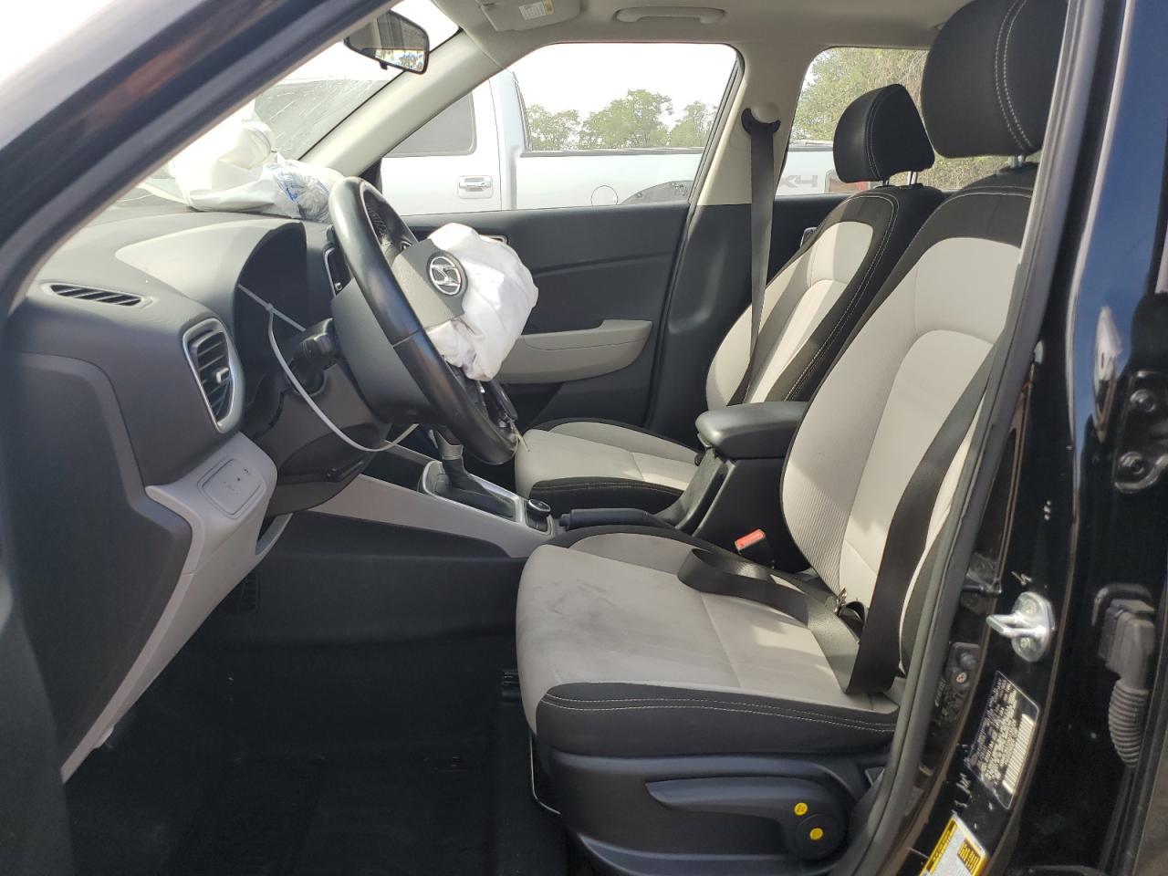 2022 Hyundai Venue Sel - Image 7
