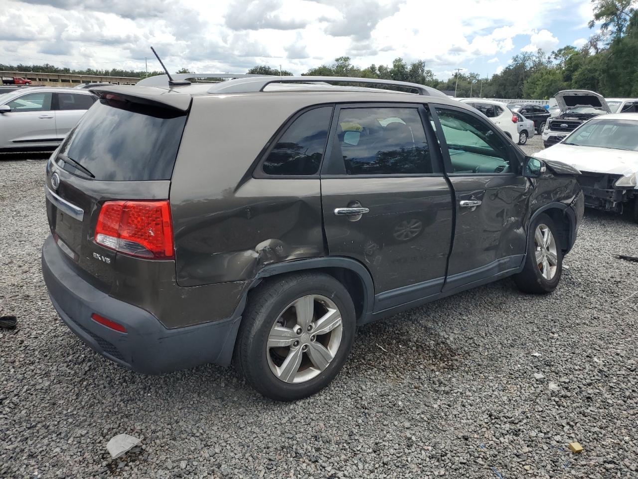 2013 Kia Sorento Ex - Image 3