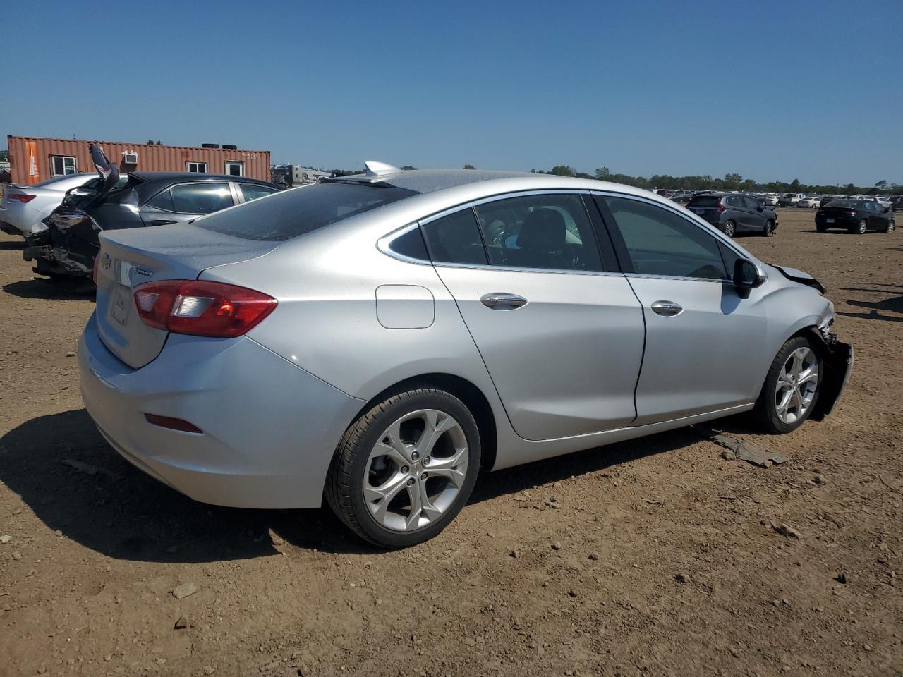 2017 Chevrolet Cruze Premier - Фото 3