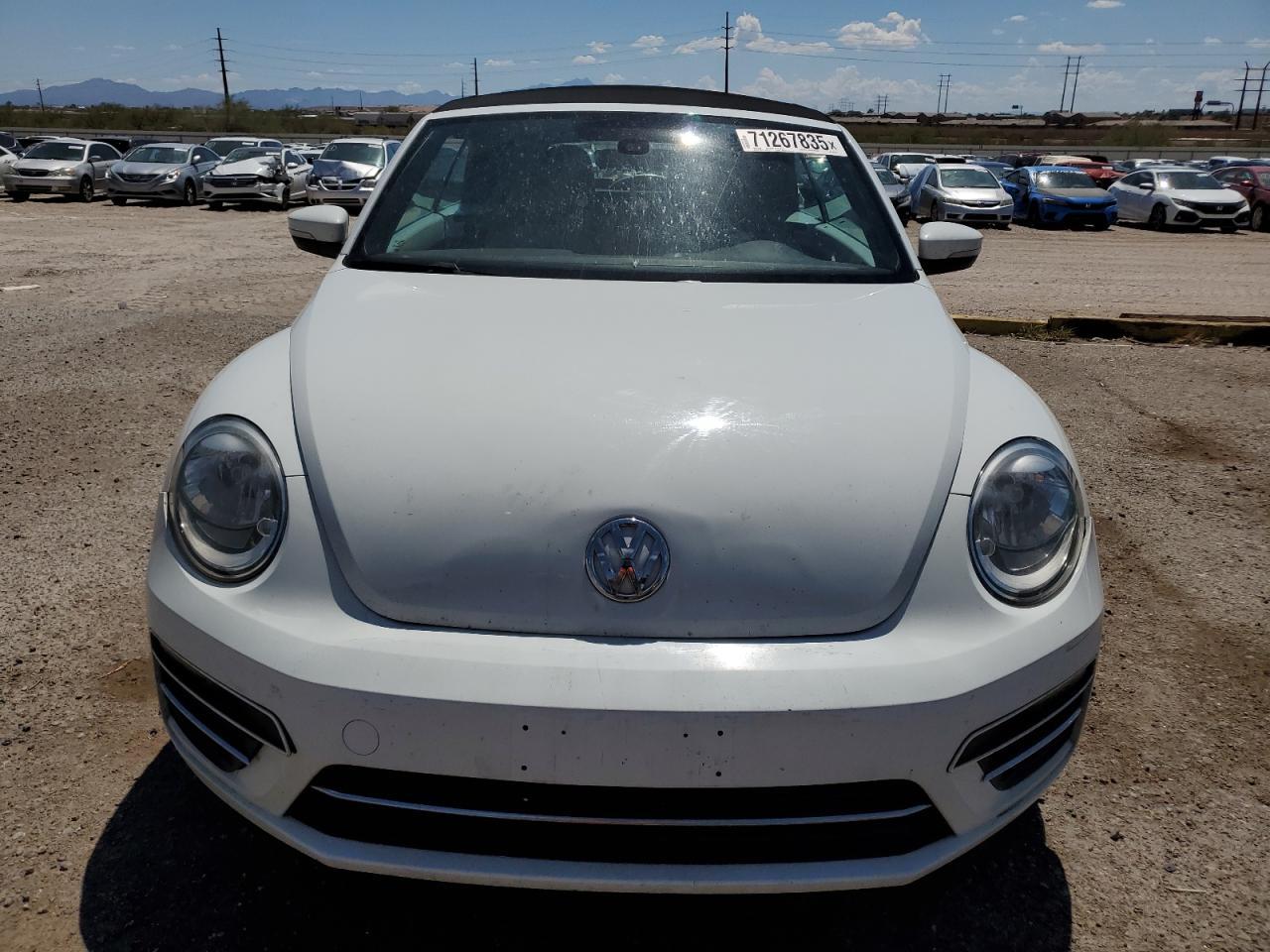 2017 Volkswagen Beetle S/Se - Фото 5