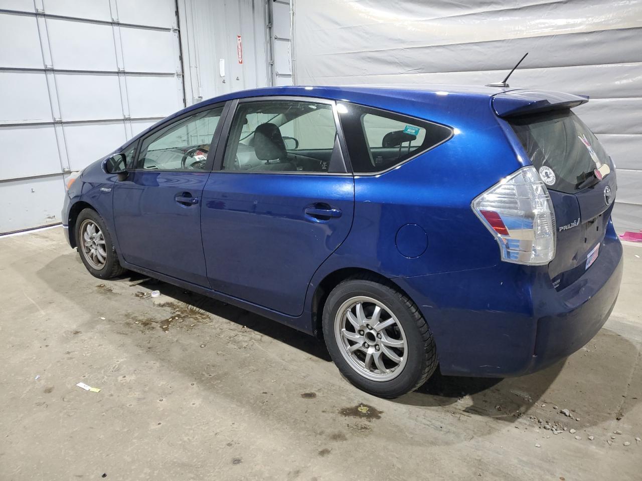 2012 Toyota Prius V - Фото 2