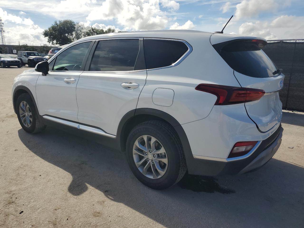 2019 Hyundai Santa Fe Se - Фото 2