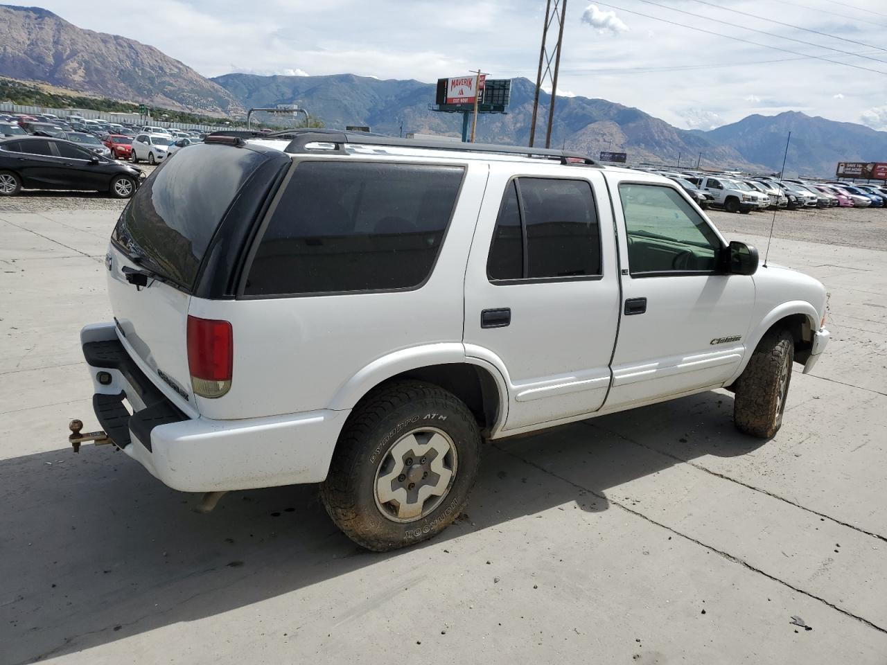 2002 Chevrolet Blazer - Image 3