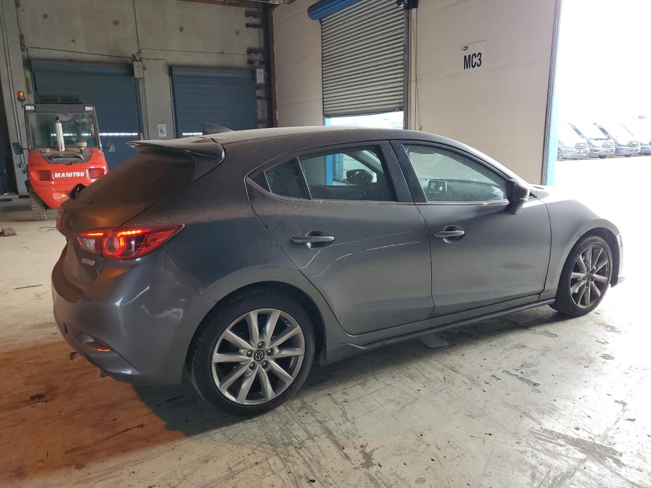 2017 Mazda 3 Grand Touring - Фото 3