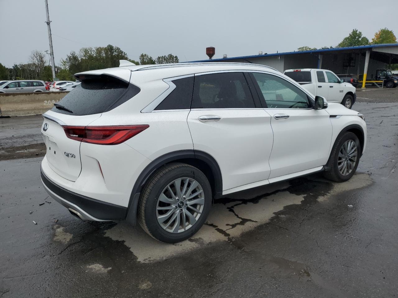 2025 Infiniti Qx50 Luxe - Image 3