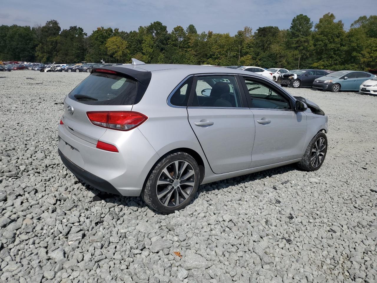 2018 Hyundai Elantra Gt - Image 3