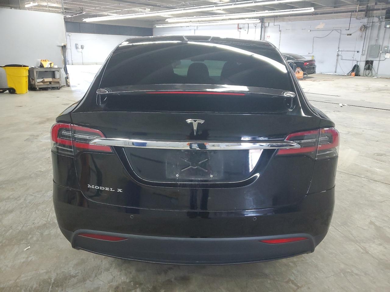 2016 Tesla Model X - Фото 6