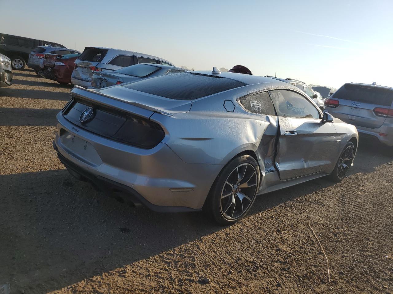 2021 Ford Mustang - Фото 3