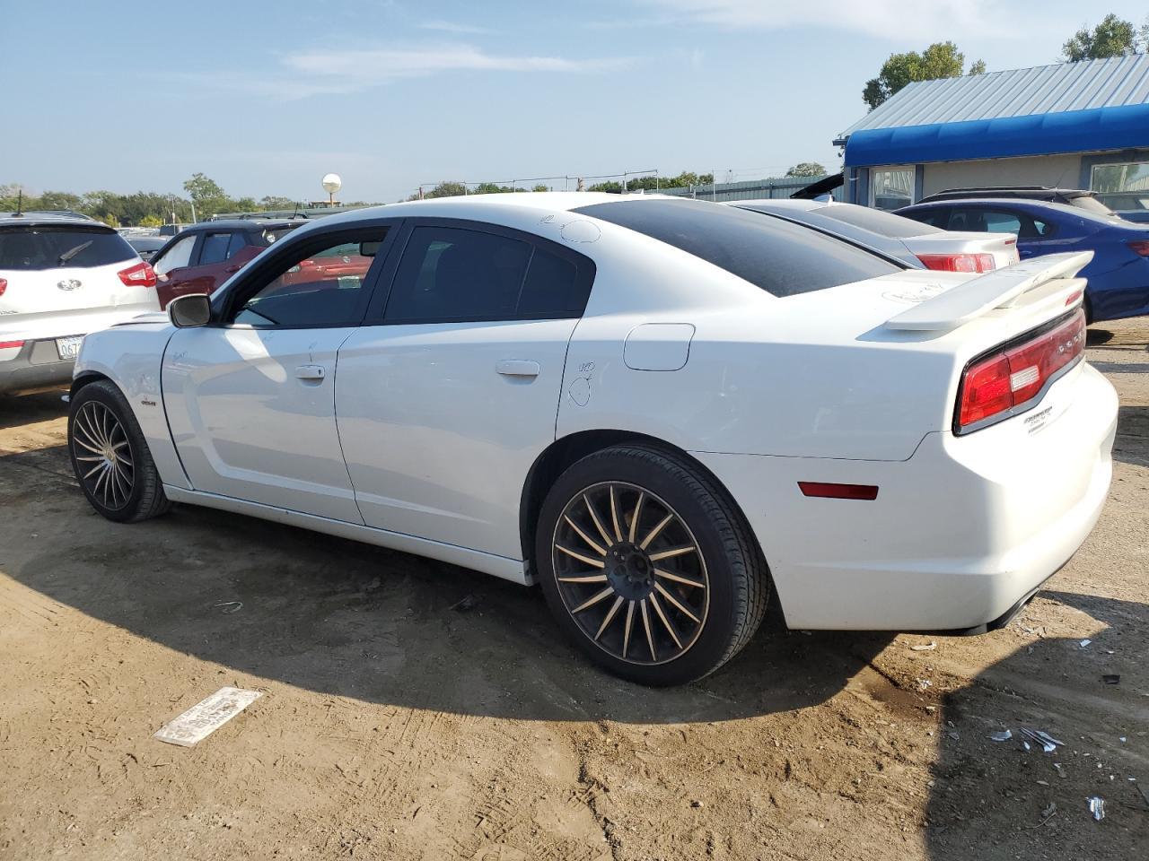 2014 Dodge Charger R - Image 2