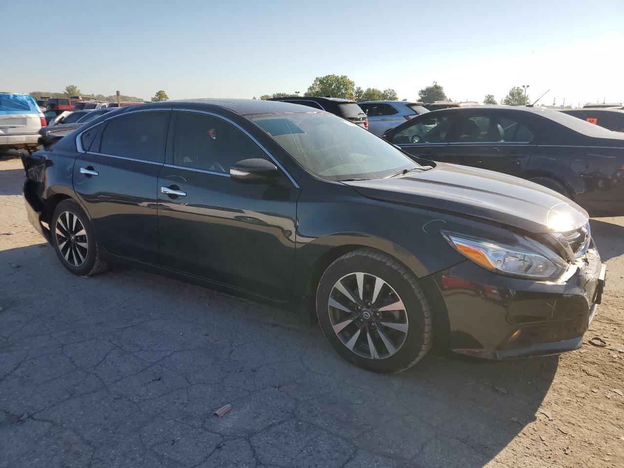 2016 Nissan Altima 2.5 - Image 4