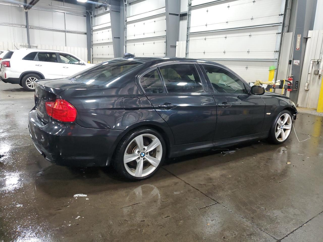 2011 BMW 335 Xi - Image 3
